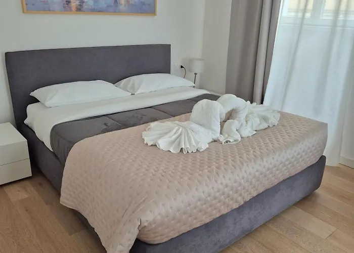 Stella Cavana Trieste